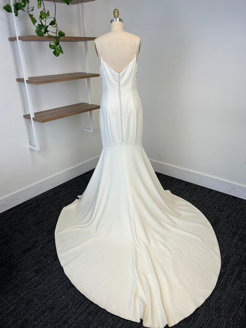 B / Theia Amaryliss Size 8