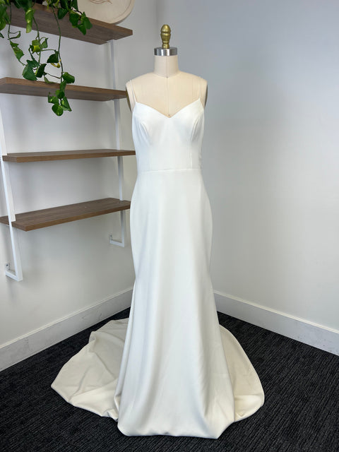 B / Theia Amaryliss Size 8
