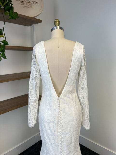 C / Theia Nicole Size 8