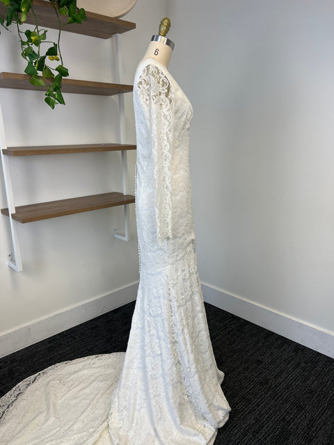 C / Theia Nicole Size 8