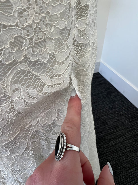 C / Theia Nicole Size 8