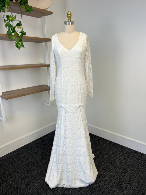 C / Theia Nicole Size 8