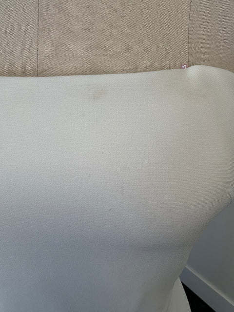 B / Theia Lindsay Size 8