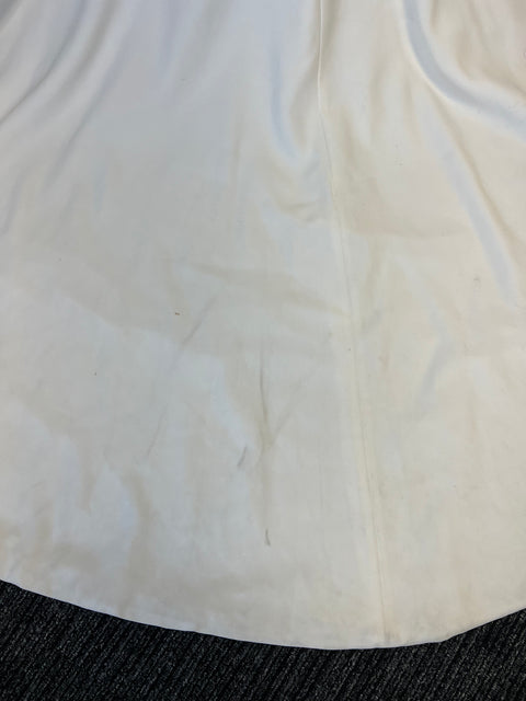 B / Theia Lindsay Size 8