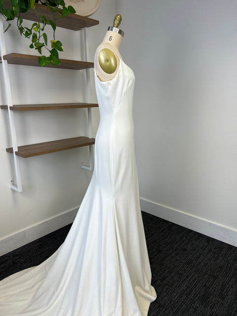 B / Theia Primrose Size 10