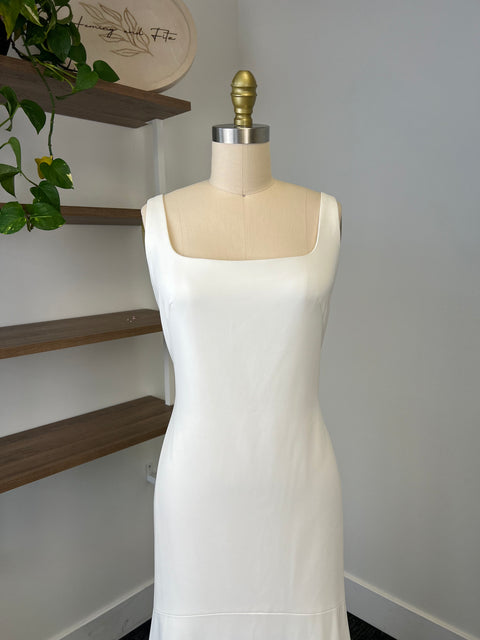 B / Theia Poppy Size 10