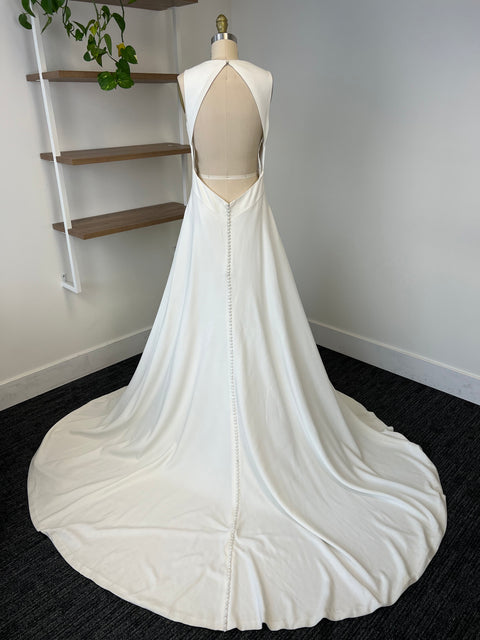 A / Theia Byrony Size 10