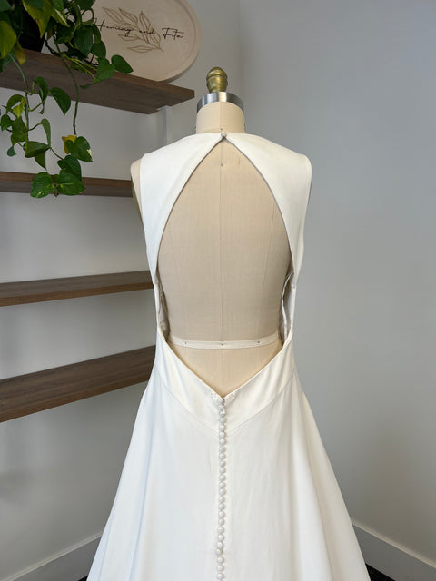 A / Theia Byrony Size 10