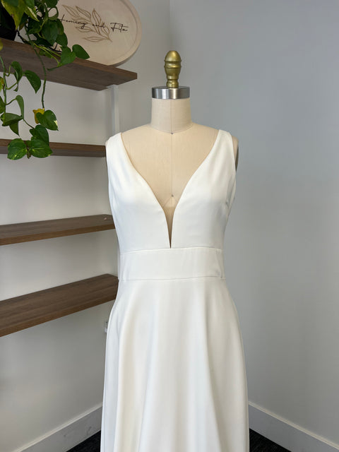 A / Theia Byrony Size 10