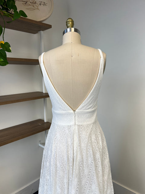 B / Logan Collection N216553 Size 6