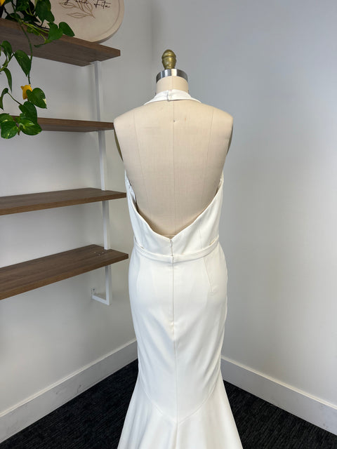 B / Theia Fredercia Size 12