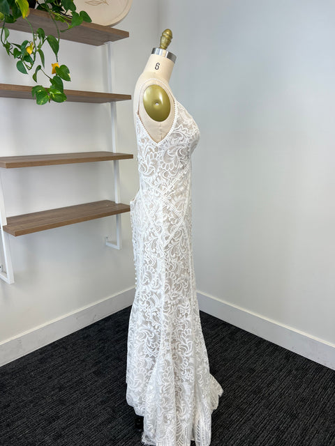 B / Wilderly Bride August Size 12