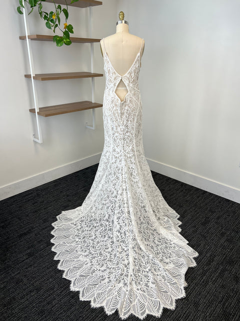 B / Wilderly Bride August Size 12