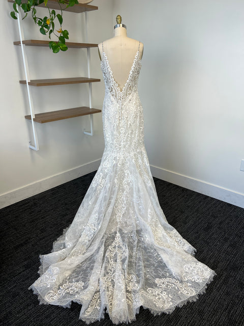 B / Allure 9501 Size 12