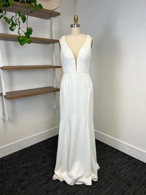 C / Essence d2654 Size 12