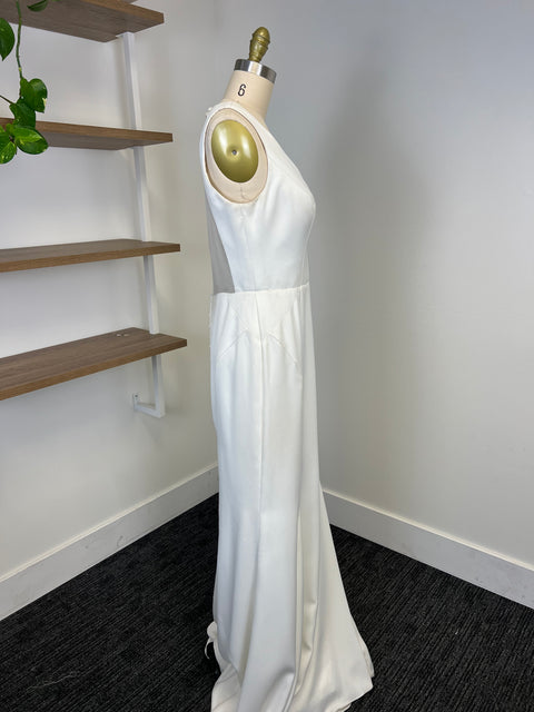 C / Essence d2654 Size 12