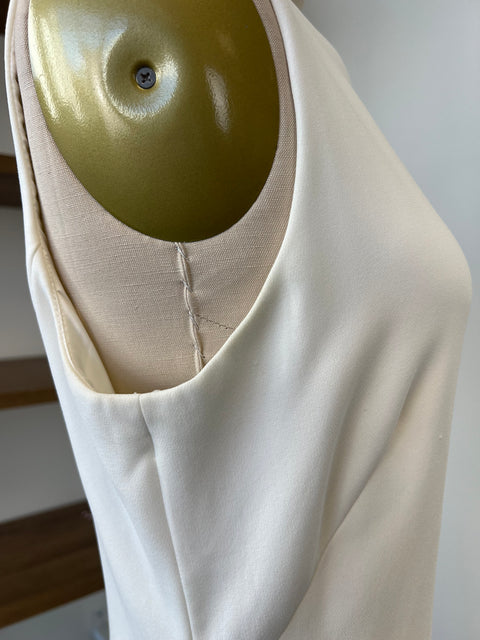 B / Theia Devon Size 12