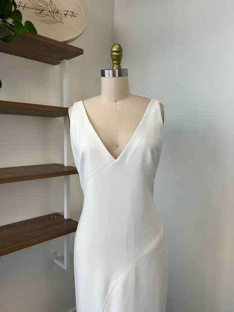 B / Theia Acacia Size 12