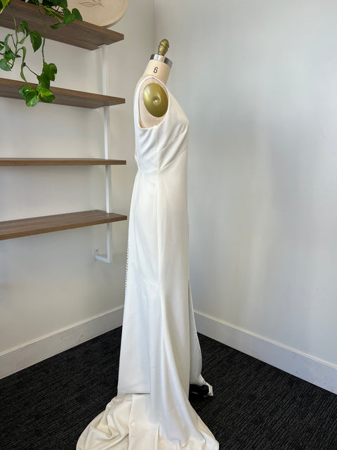 B / Theia Acacia Size 12