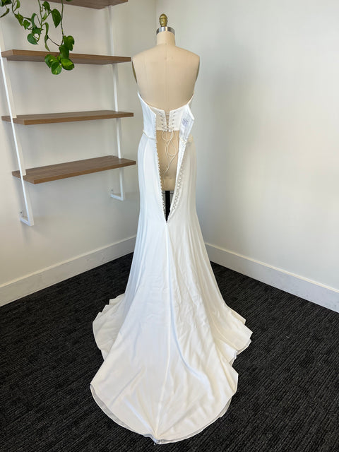 C / Suzanne Neville Carmella Size 14