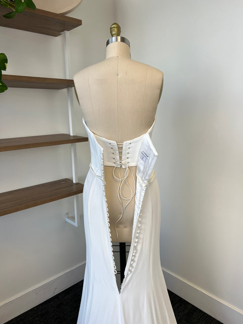C / Suzanne Neville Carmella Size 14