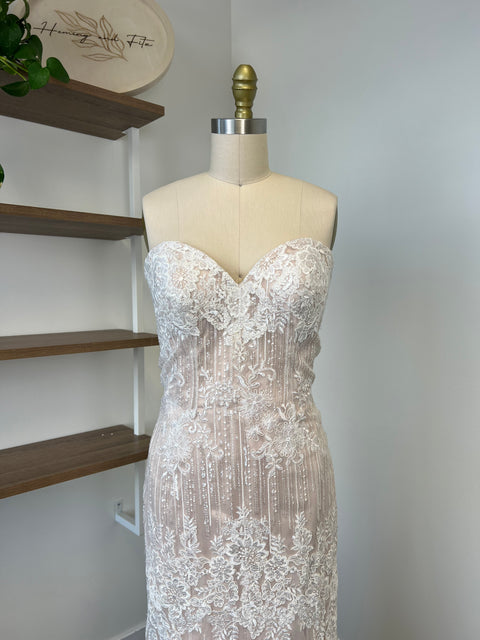 B / Allure 9350 Size 14