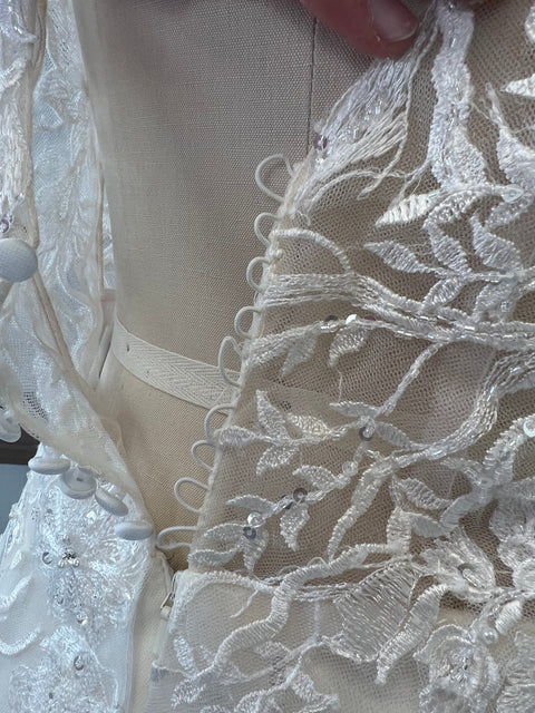 A / Martin Thornburg 220275 Size 14