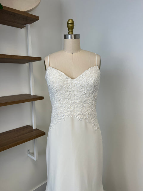 B / Theia Jasmine Size 14
