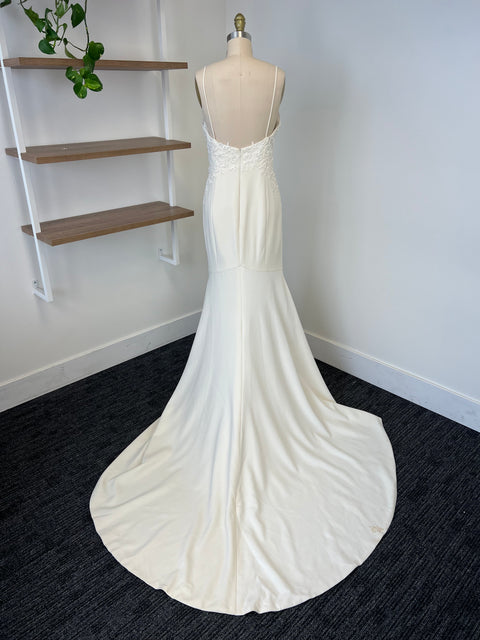 B / Theia Jasmine Size 14