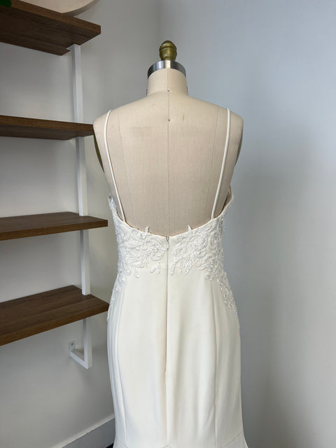 B / Theia Jasmine Size 14