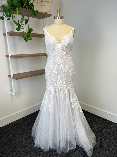 B / Rebecca Ingram Wendi Size 16