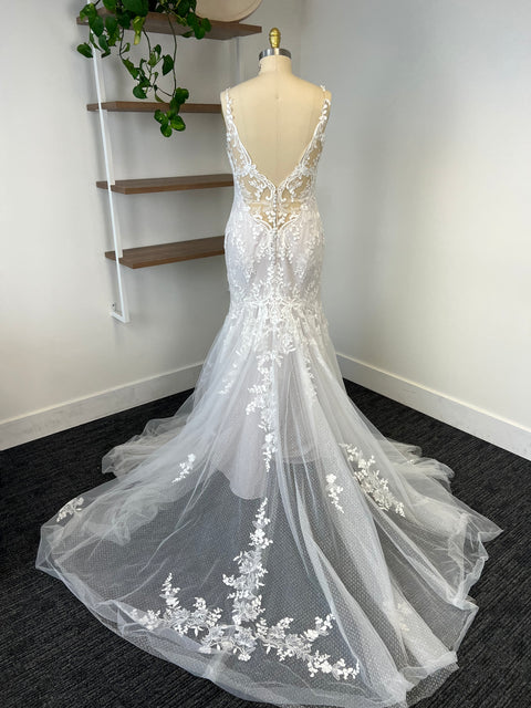 B / Rebecca Ingram Wendi Size 16
