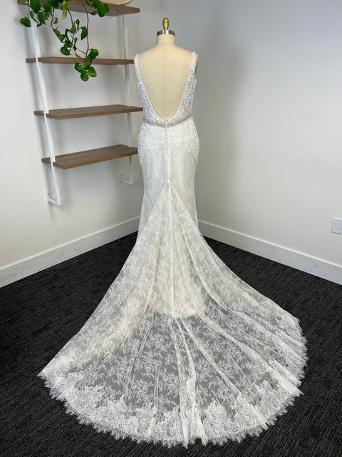 A / Sophia Tolli Y21660 Size 16