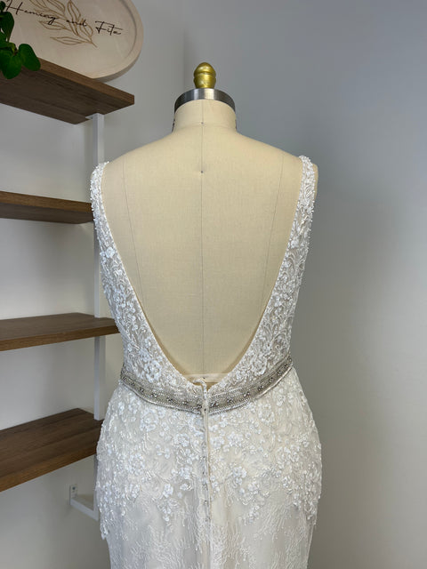 A / Sophia Tolli Y21660 Size 16