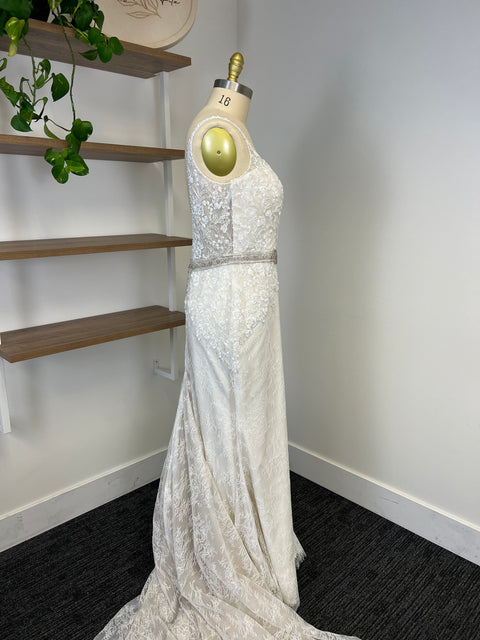 A / Sophia Tolli Y21660 Size 16