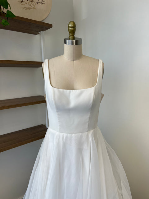 B / Mikaella 2383 Size 10