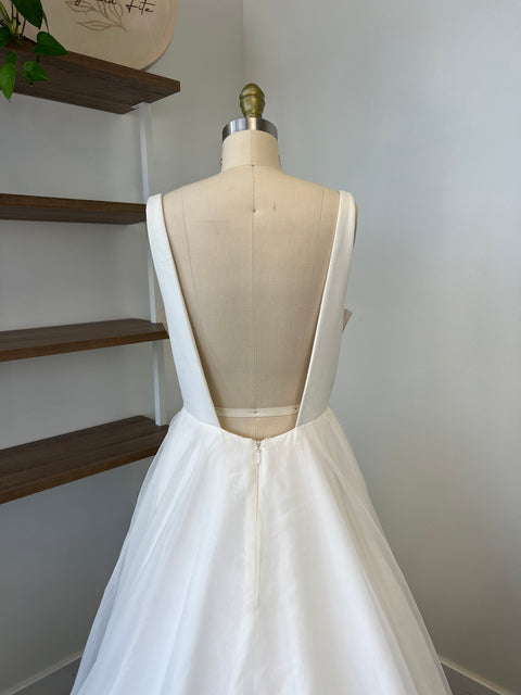 B / Mikaella 2383 Size 10