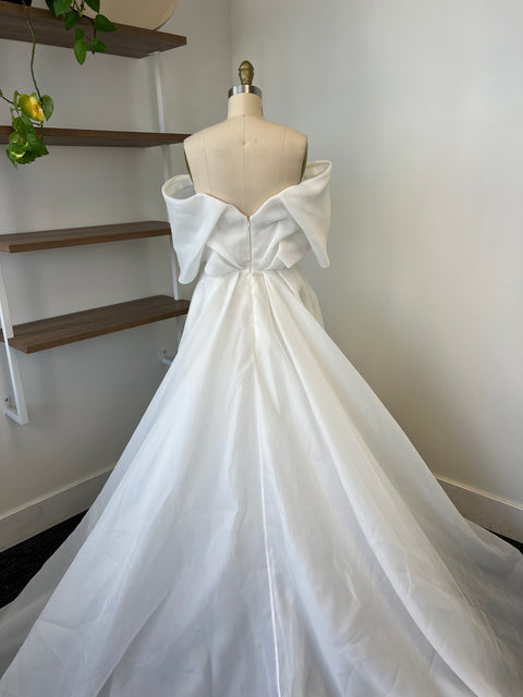 A / Eva Lendel Darling Size 8