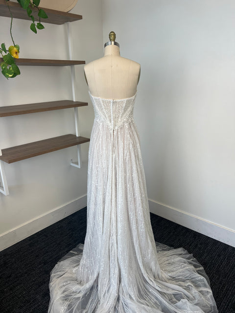 A / Martina Liana 1520 Size 8