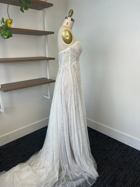 A / Martina Liana 1520 Size 8
