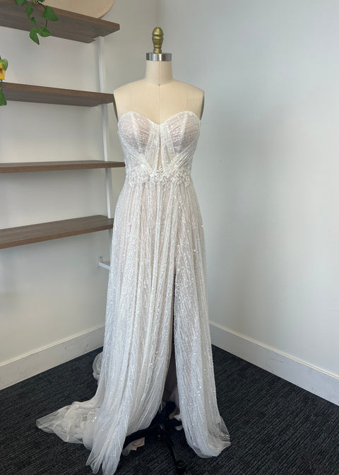 A / Martina Liana 1520 Size 8