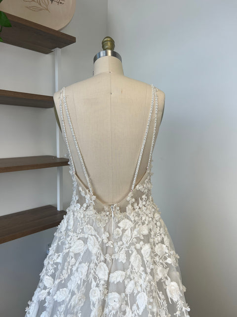 B / Calla Blanche Joanne Size 12