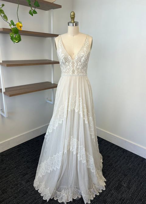 C / Flora Josephine Size 8
