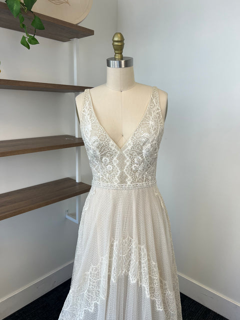 C / Flora Josephine Size 8