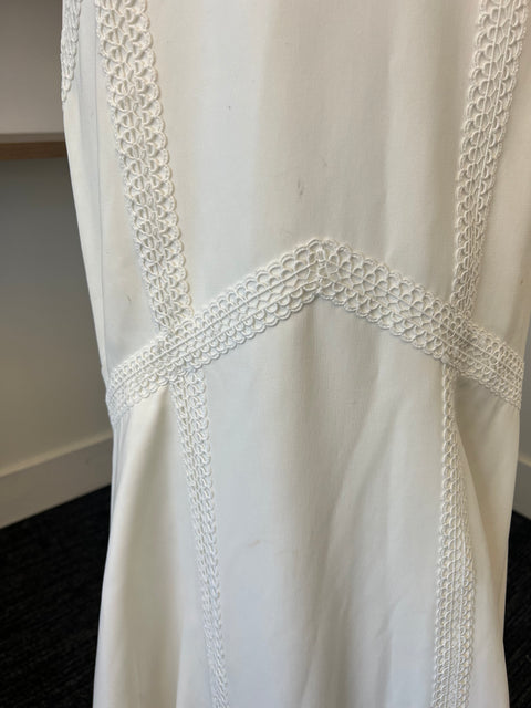C / Theia Lola Size 8