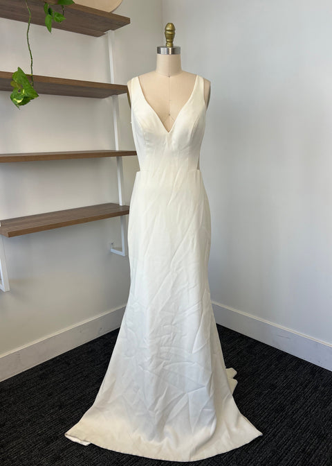 C / Theia Lotus Size 8