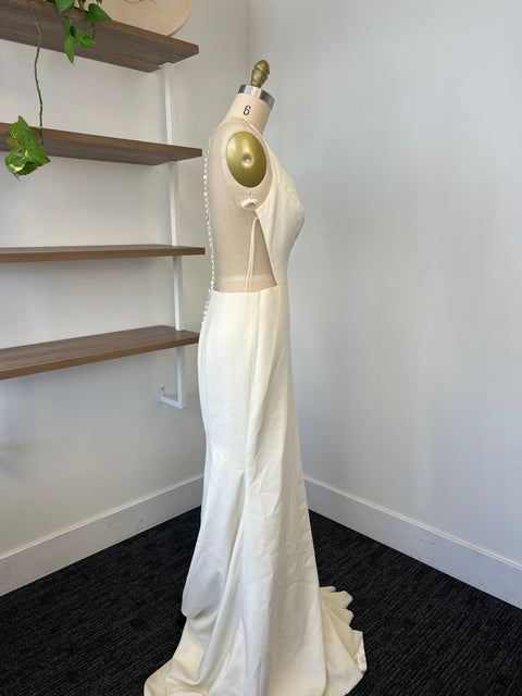 C / Theia Lotus Size 8