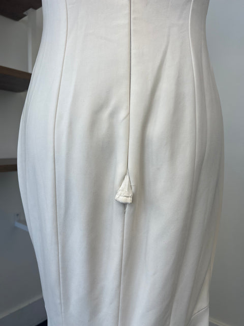 B / Theia Bruna Size 8