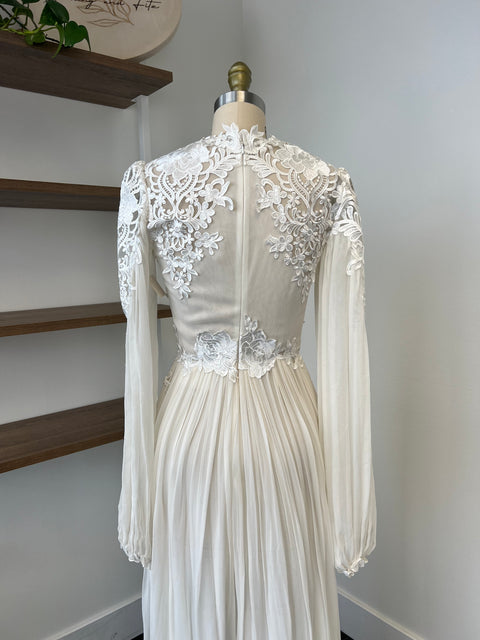 C / Costarellos Adonia Size 8