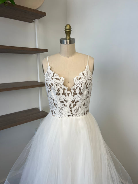 B / Hayley Paige Blush 1600 Size 10